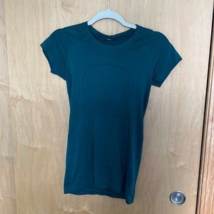 Teal Size 8 Lululemon Short Sleeve Workout Tshirt - Fitted